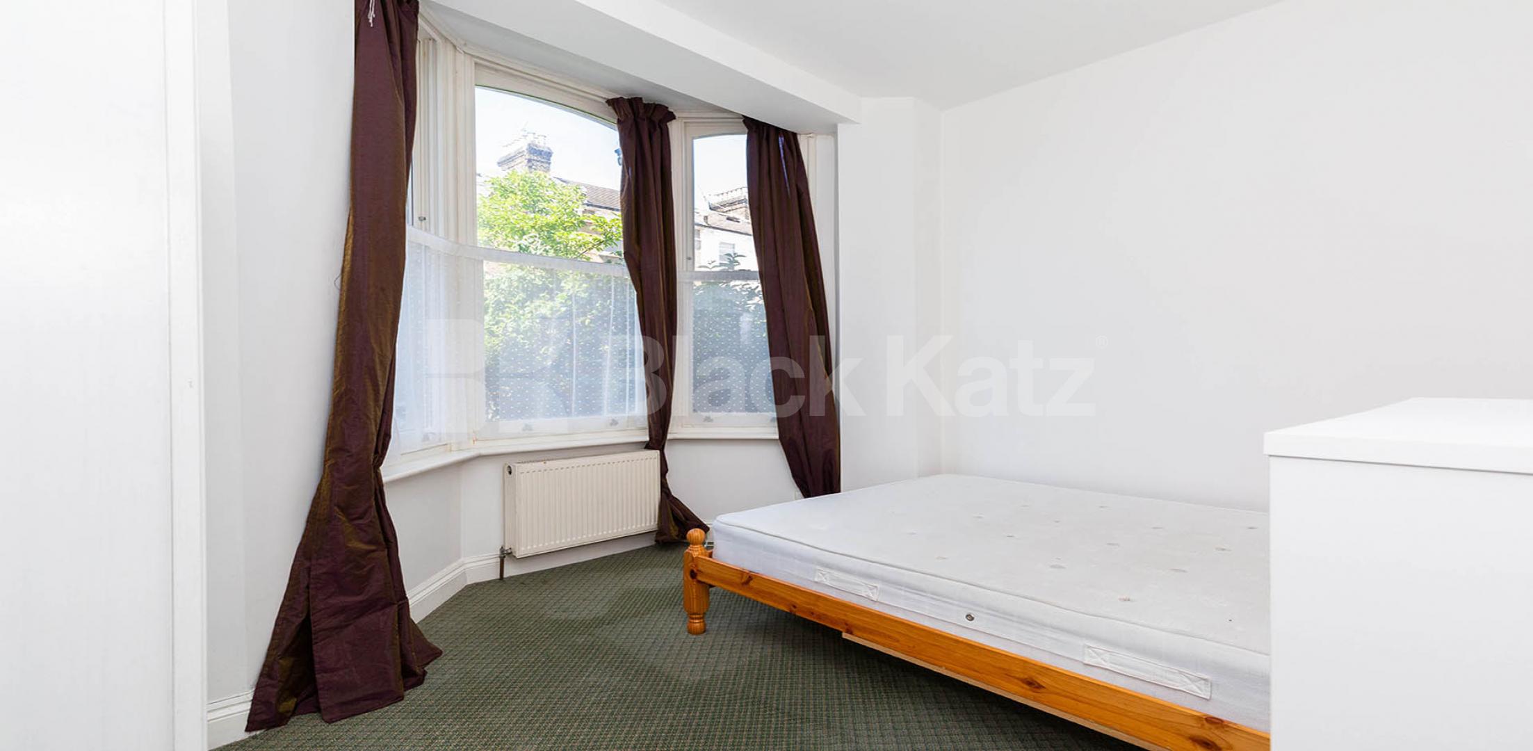 			4 BED GARDEN FLAT, 4 Bedroom, 1 bath, 1 reception Flat			 Digby Cresent, Finsbury park / Arsenal